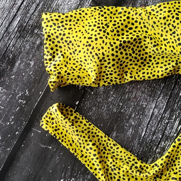 Bikini Bandau Style with gorgeous pattern Size 4 - Picture 3 of 8